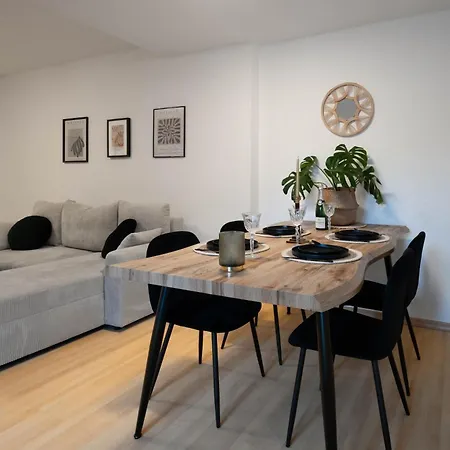 Bismarck - And Relaxing With Rooftop Terrace In Apartamento