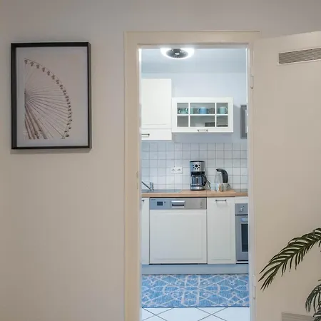 Lägenhet Bismarck - And Relaxing With Rooftop Terrace In *