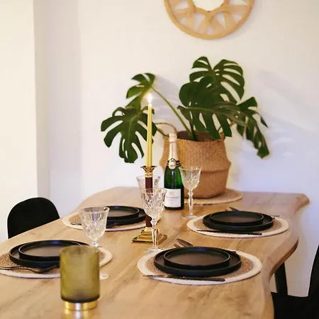 Bismarck - And Relaxing With Rooftop Terrace In شقة