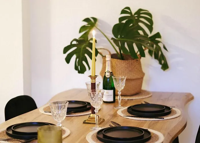 Bismarck - And Relaxing With Rooftop Terrace In Apartamento